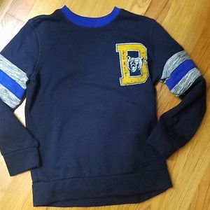 Never worn Old Navy boy sz 8 sweatshirt